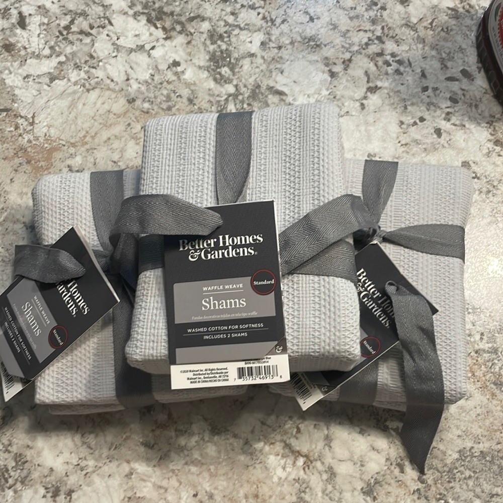 NWT: Standard (2 shams) waffle weave spa blue(LOOKS GRAY) pillow shams. 2 sets**